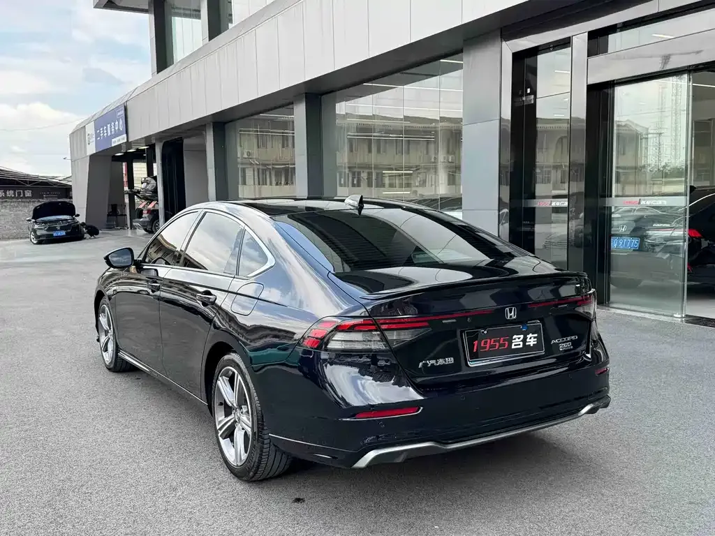 Honda Accord — фото 5