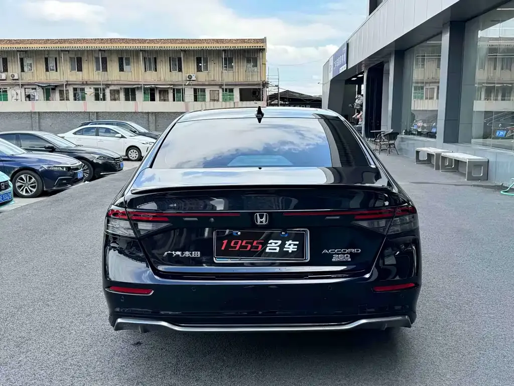 Honda Accord — фото 8