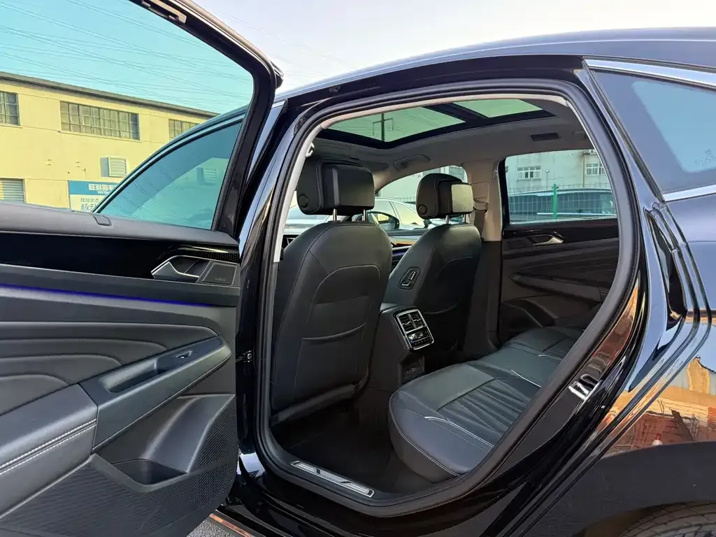 Volkswagen Passat — фото 7