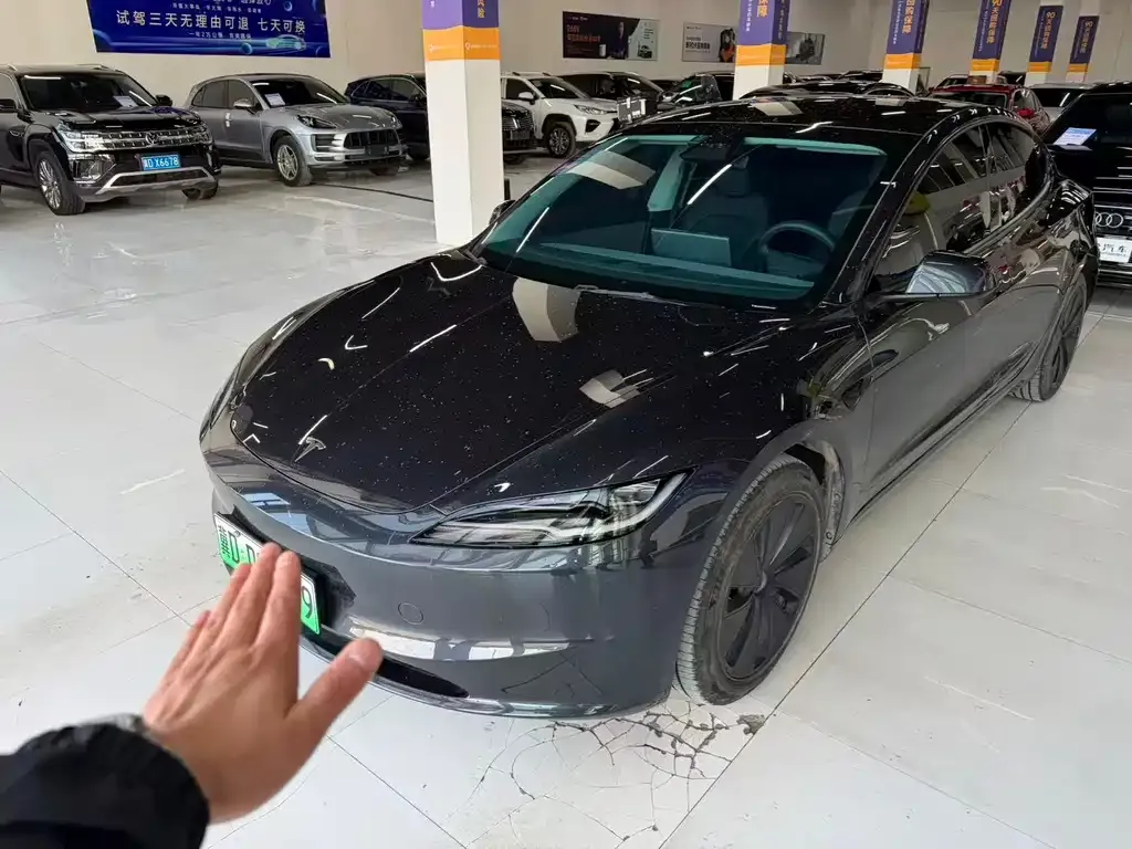 Tesla Model 3 — фото 4
