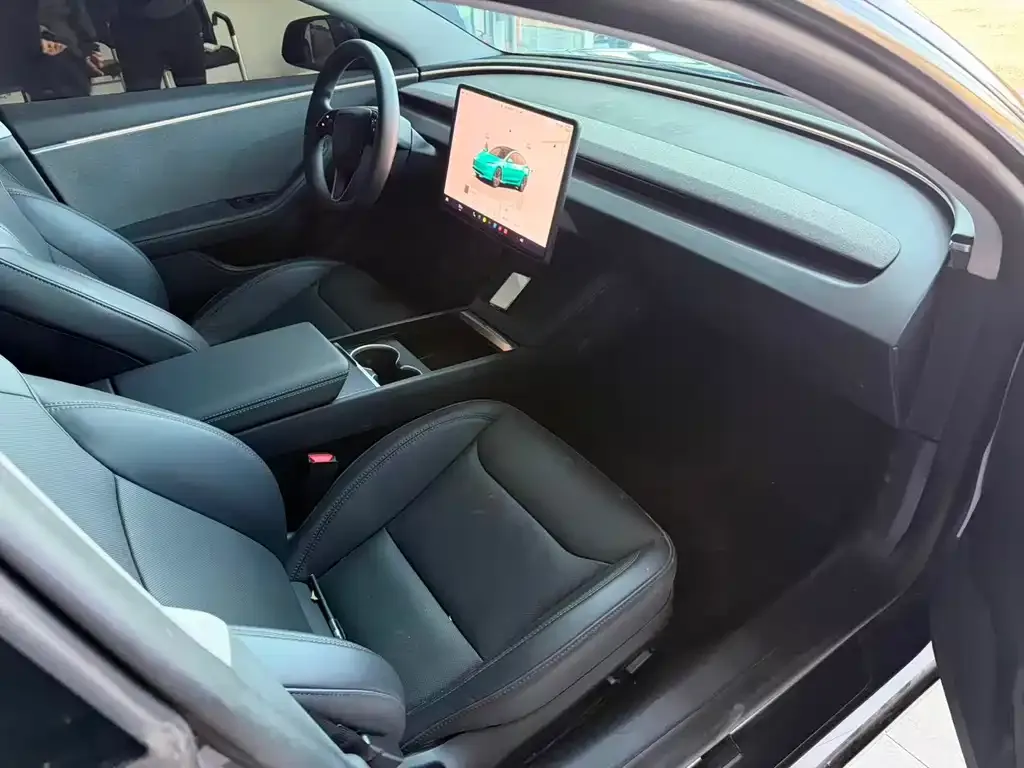 Tesla Model 3 — фото 3