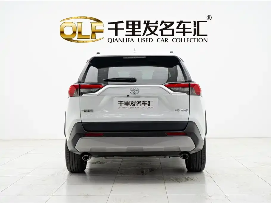 Toyota RAV4 — фото 2