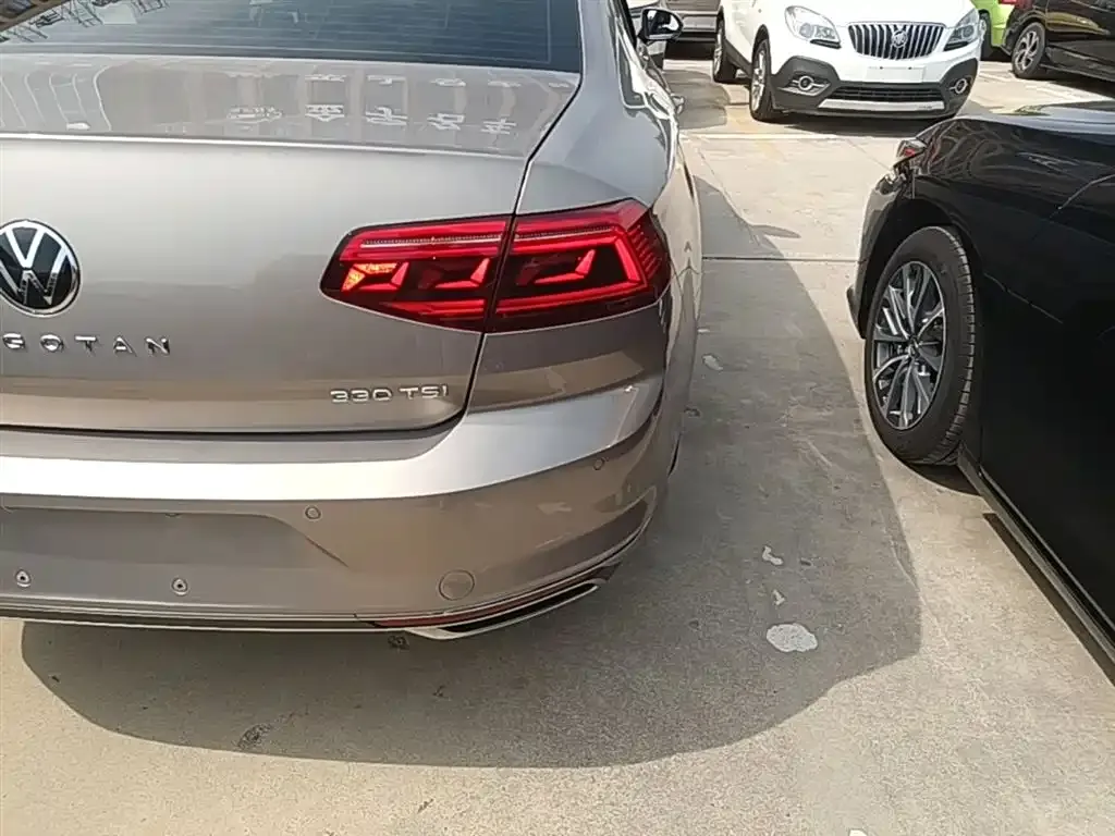 Volkswagen Magotan 2022 из CN, фото 7
