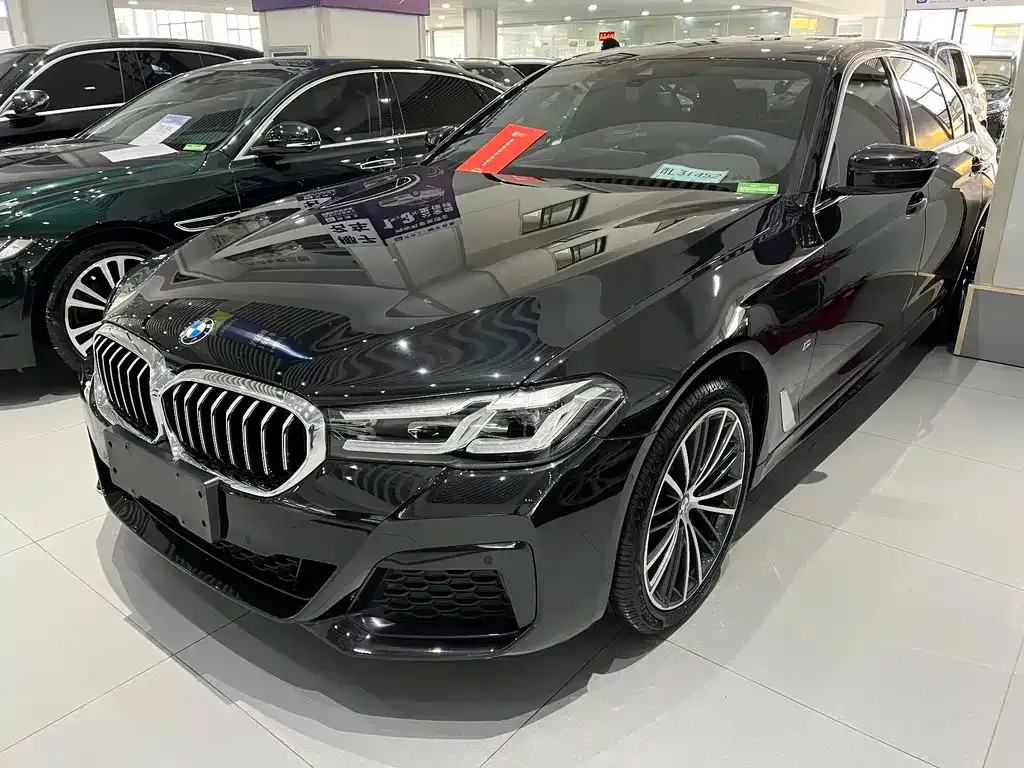 BMW 5 Series — фото 1