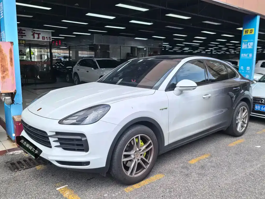 Porsche Cayenne Hybrid 2023 из CN, фото 1