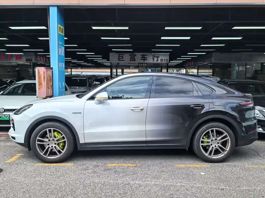 Porsche Cayenne Hybrid 2023 из CN, фото 8