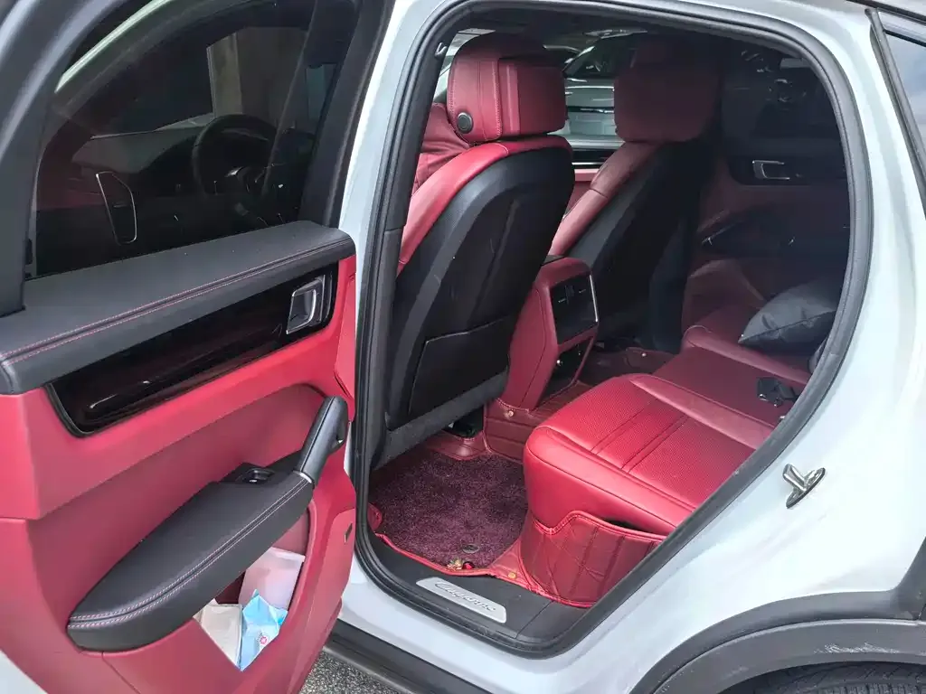 Porsche Cayenne Hybrid 2023 из CN, фото 3
