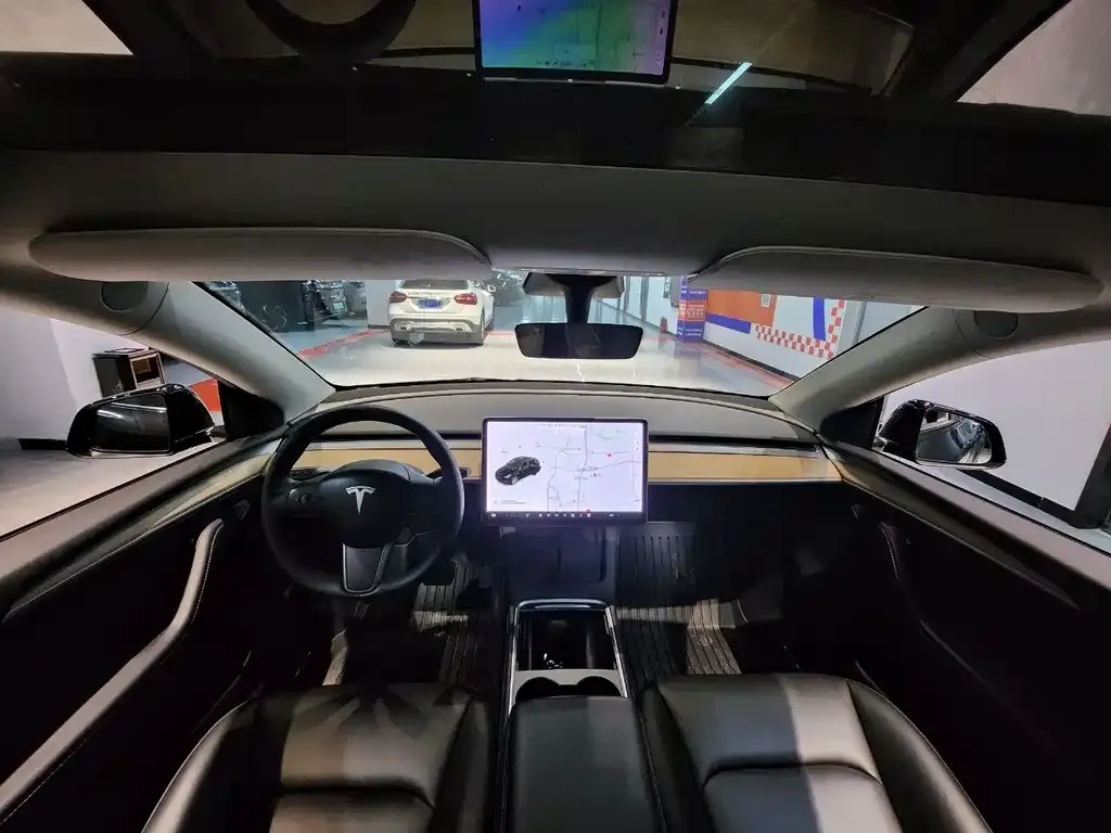 Tesla Model Y — фото 4