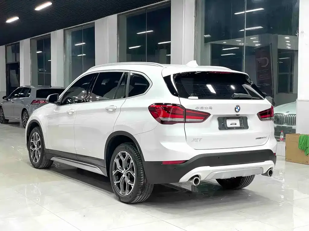 BMW X1 — фото 9