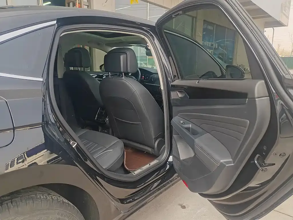 Volkswagen Passat — фото 10