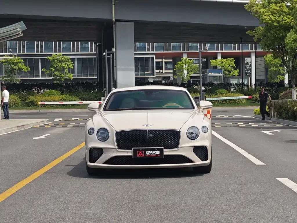 Bentley Continental 2024 из CN, фото 5
