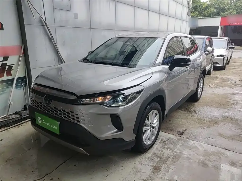 Toyota Corolla Cross — фото 1