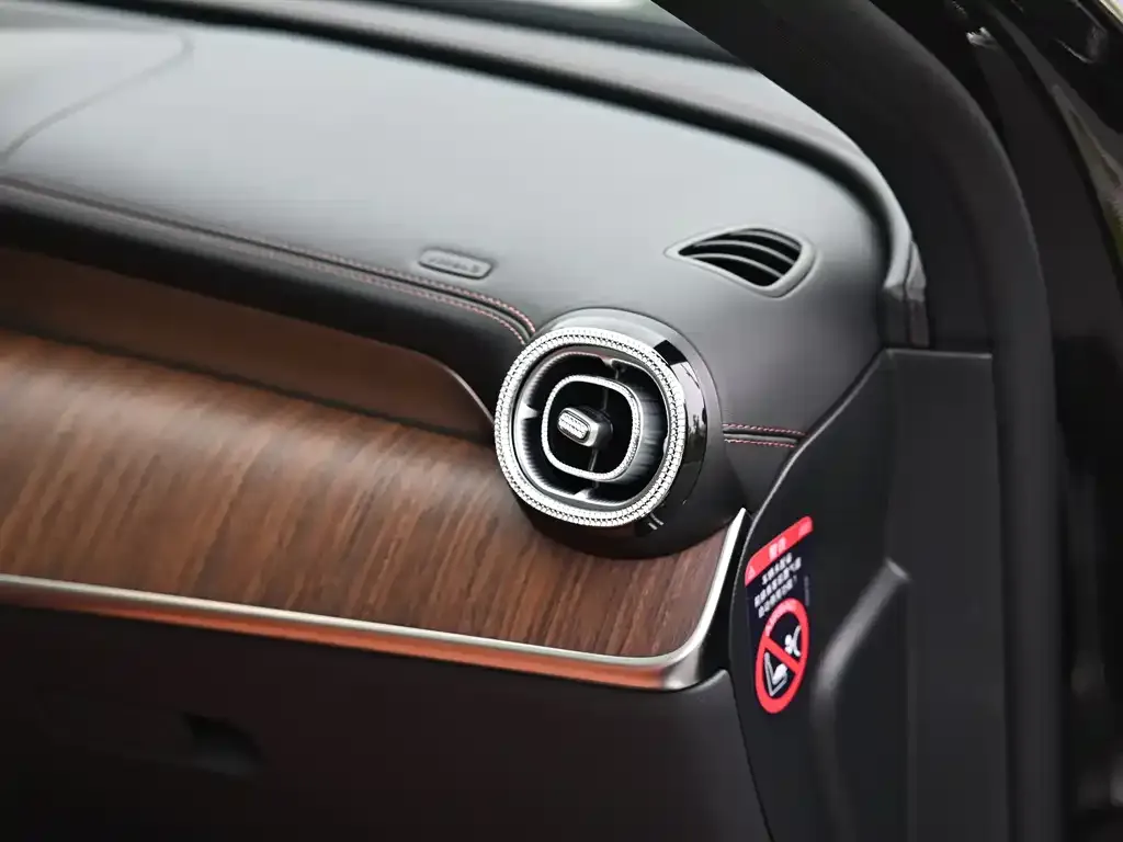 Mercedes-Benz GLC 2025 из CN, фото 2
