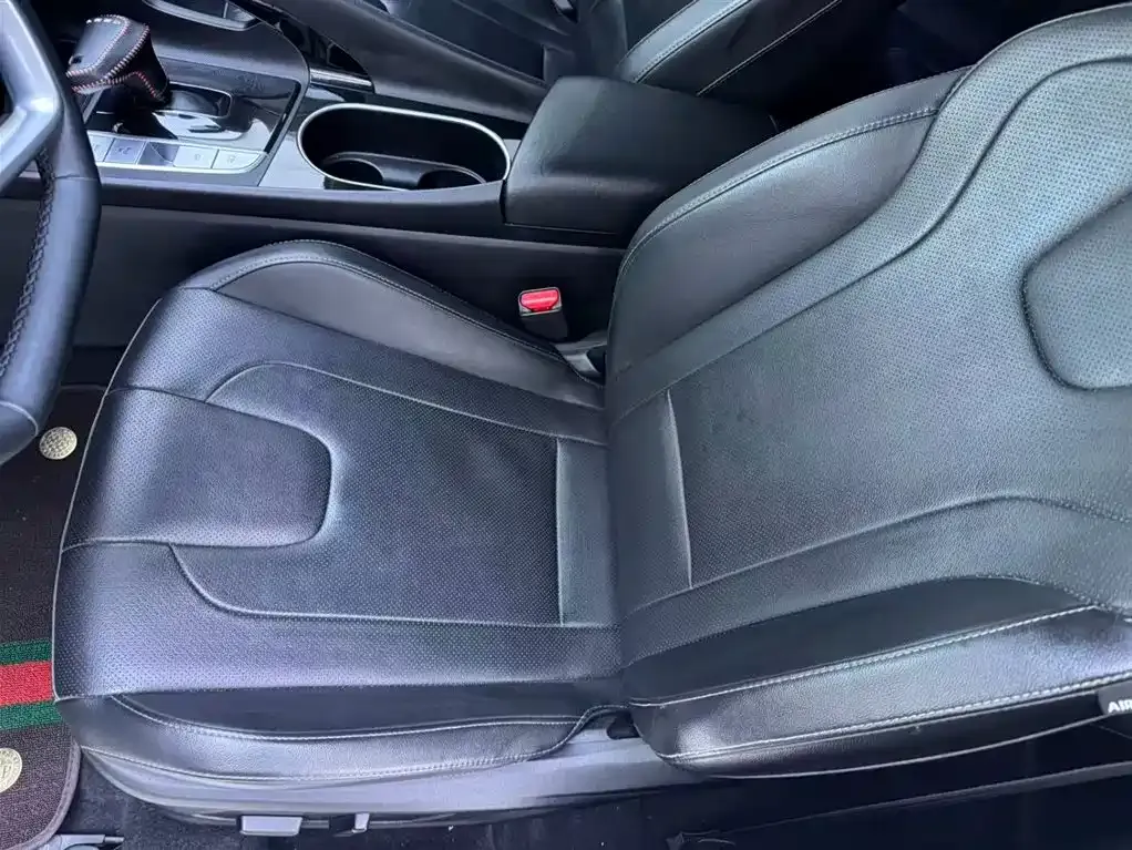 Hyundai Elantra — фото 10