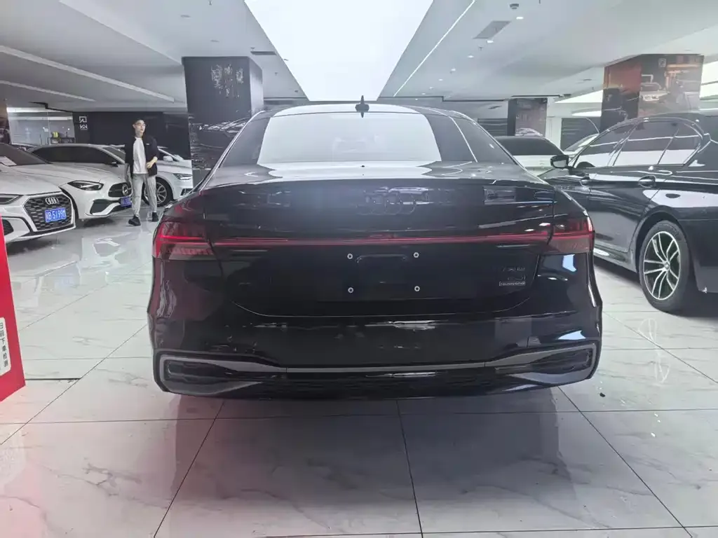 Audi A7L — фото 8