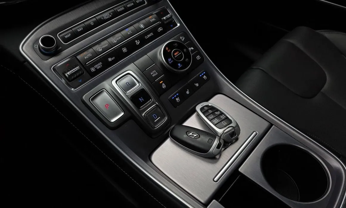 Hyundai Santafe — фото 8