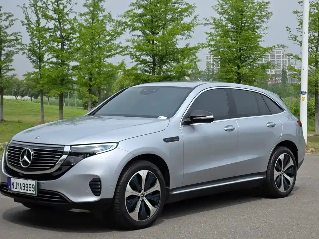 Mercedes-Benz EQC — фото 1