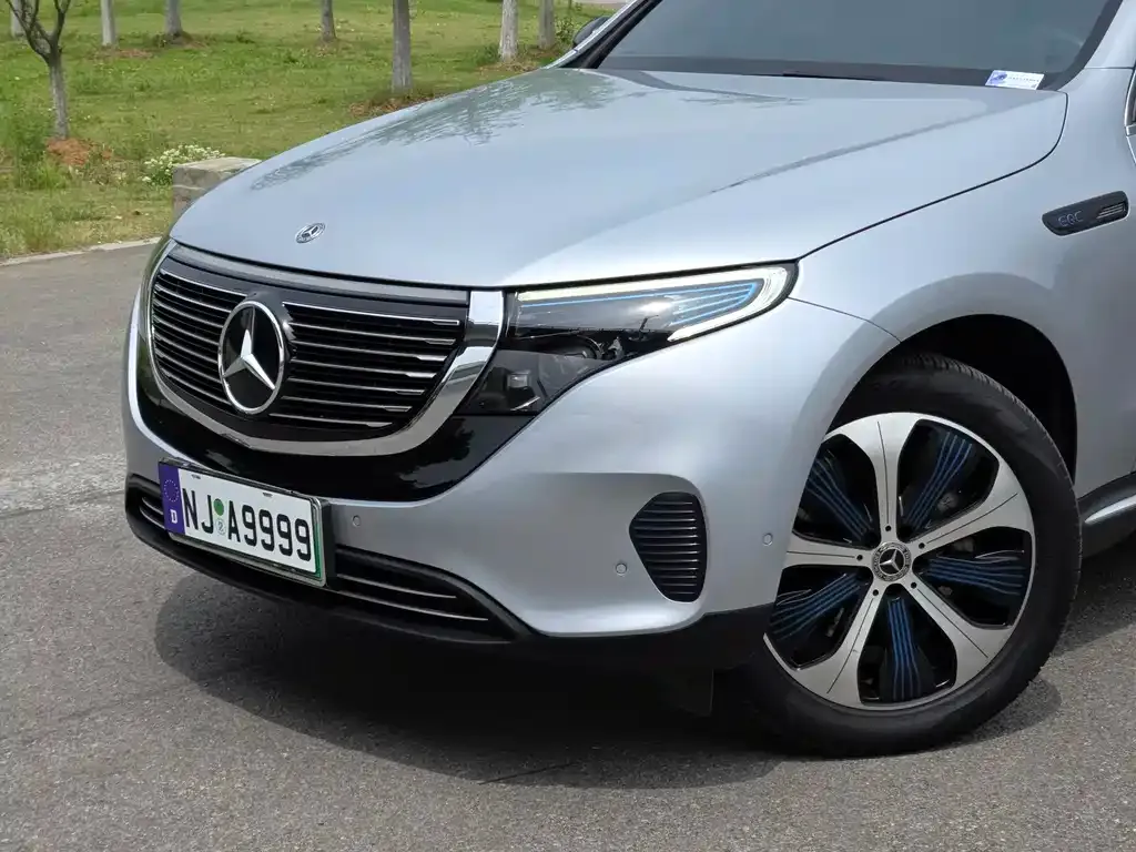 Mercedes-Benz EQC — фото 8