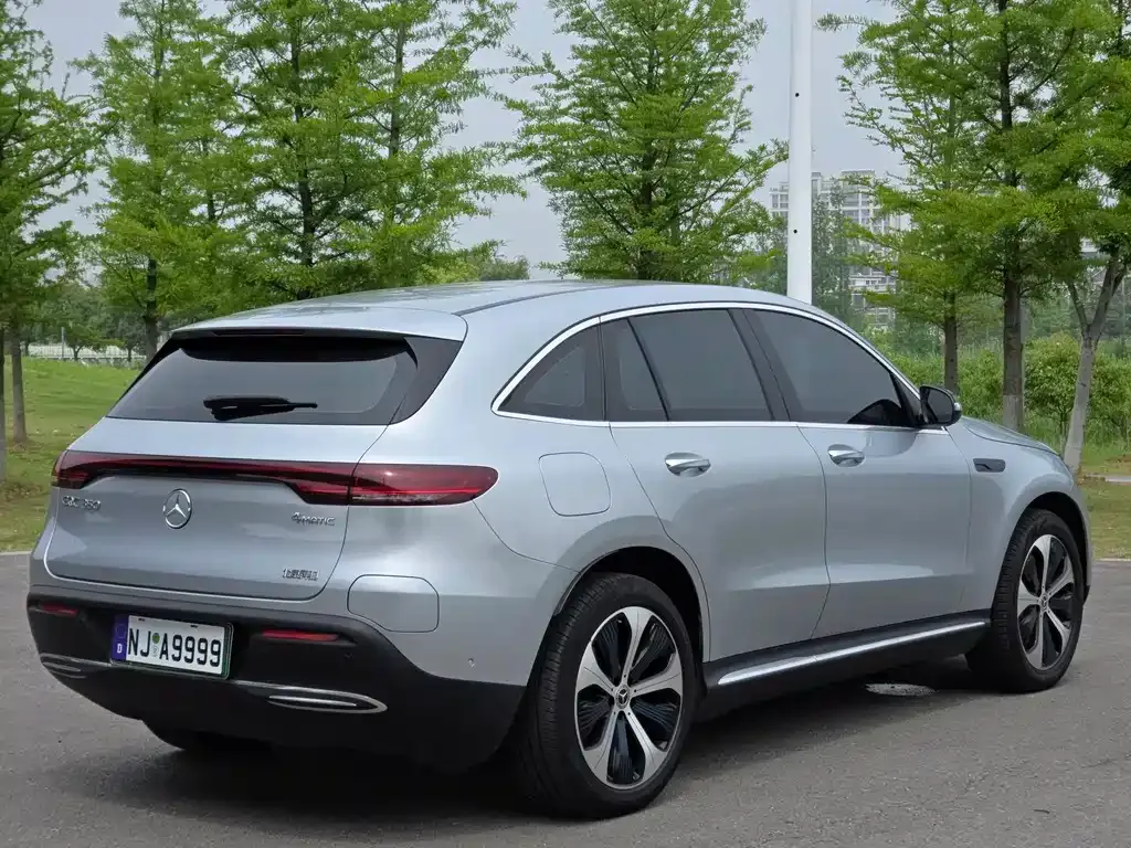 Mercedes-Benz EQC — фото 9