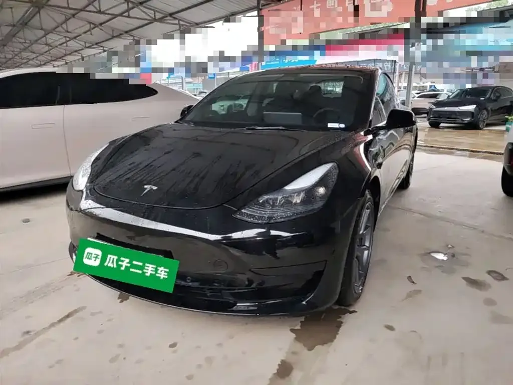 Tesla Model 3 — фото 1