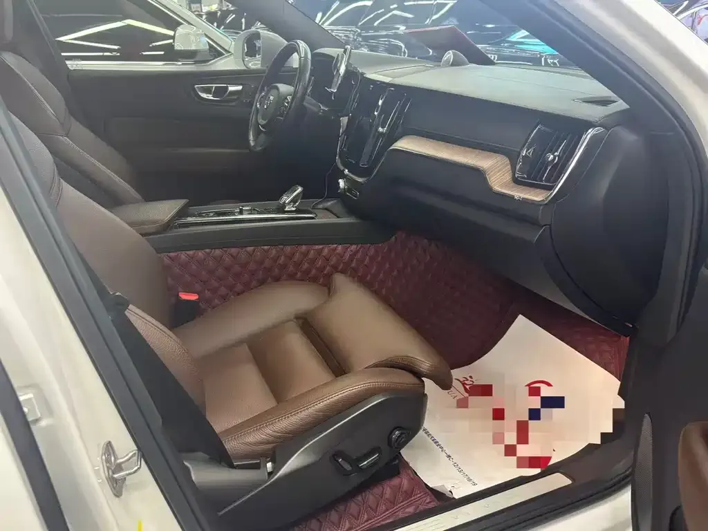 Volvo XC60 2022 из CN, фото 4