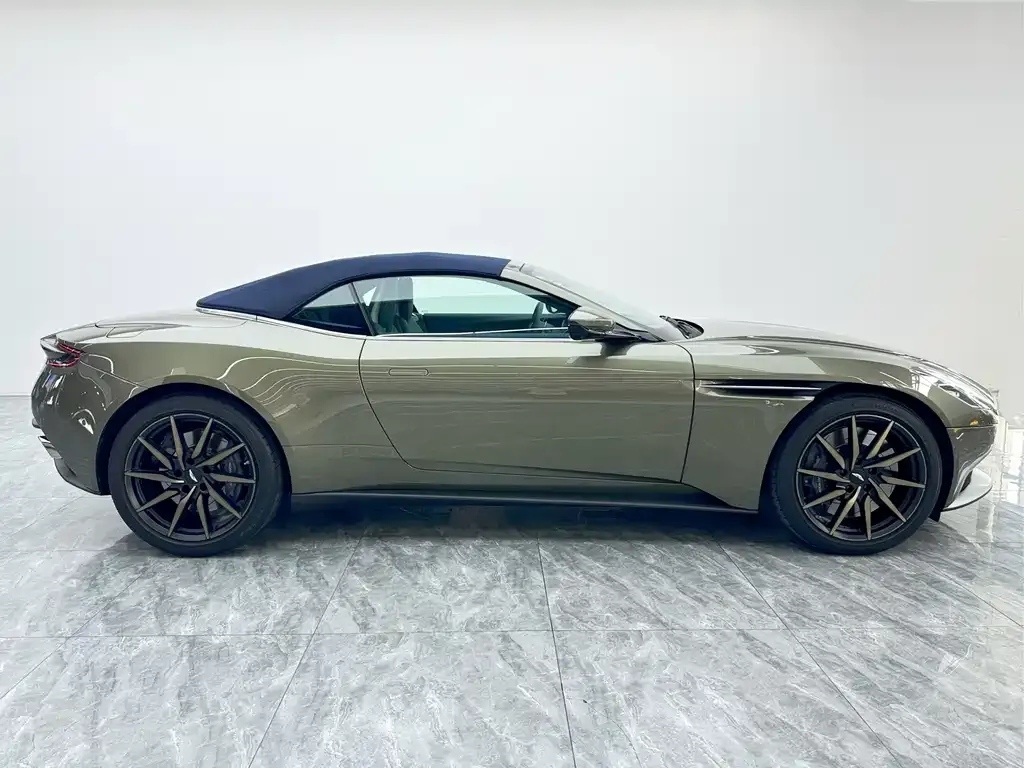 Aston Martin DB11 2023 из CN, фото 9