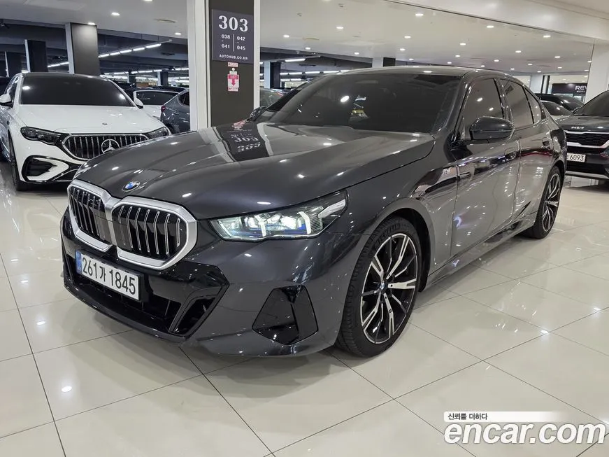 BMW 5-Series 530i xDrive M Sport 1