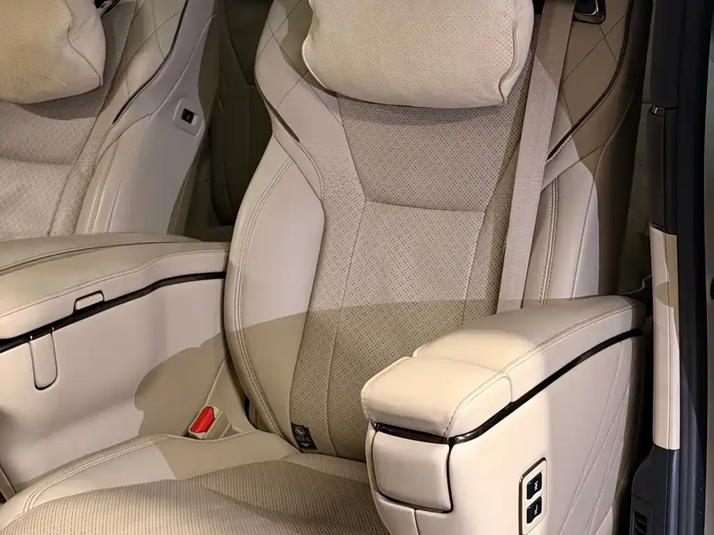 Toyota Alphard — фото 7