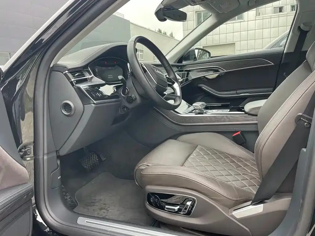 Audi A8 2024 из CN, фото 6