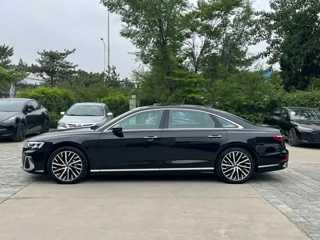 Audi A8 2024 из CN, фото 4