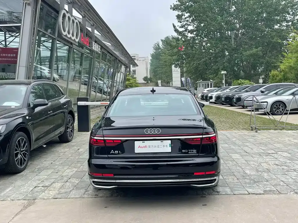 Audi A8 2024 из CN, фото 8