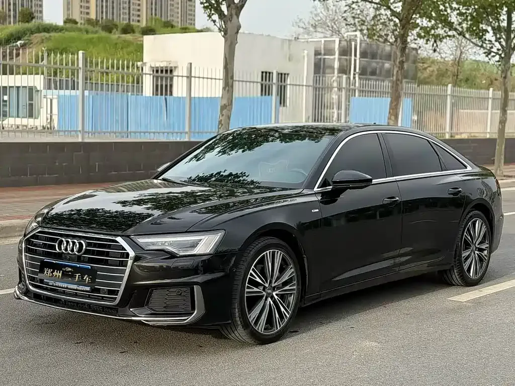 Audi A6L — фото 1