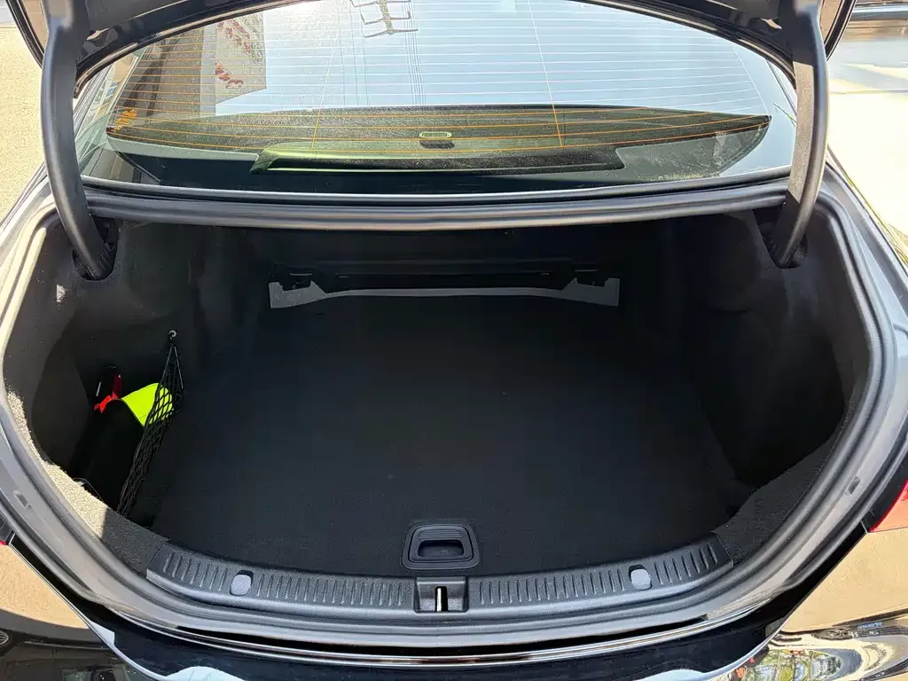 Mercedes-Benz E-Class — фото 3