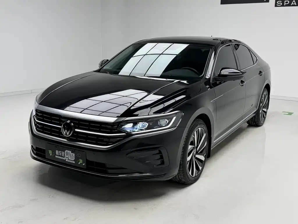 Volkswagen Passat — фото 1