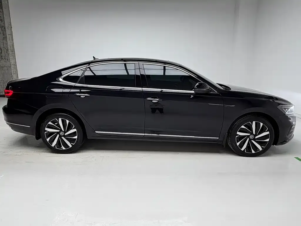 Volkswagen Passat — фото 3