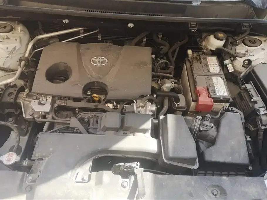 Toyota RAV4 — фото 9