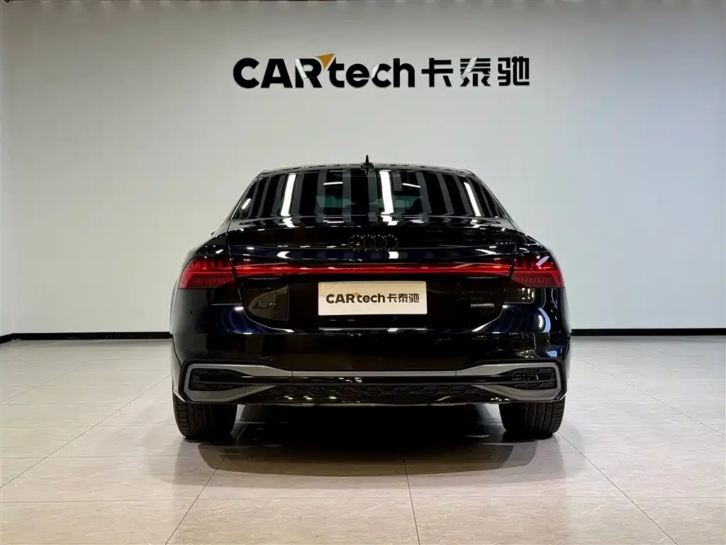 Audi A7L — фото 2