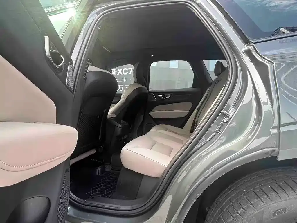 Volvo XC60 2025 из CN, фото 9