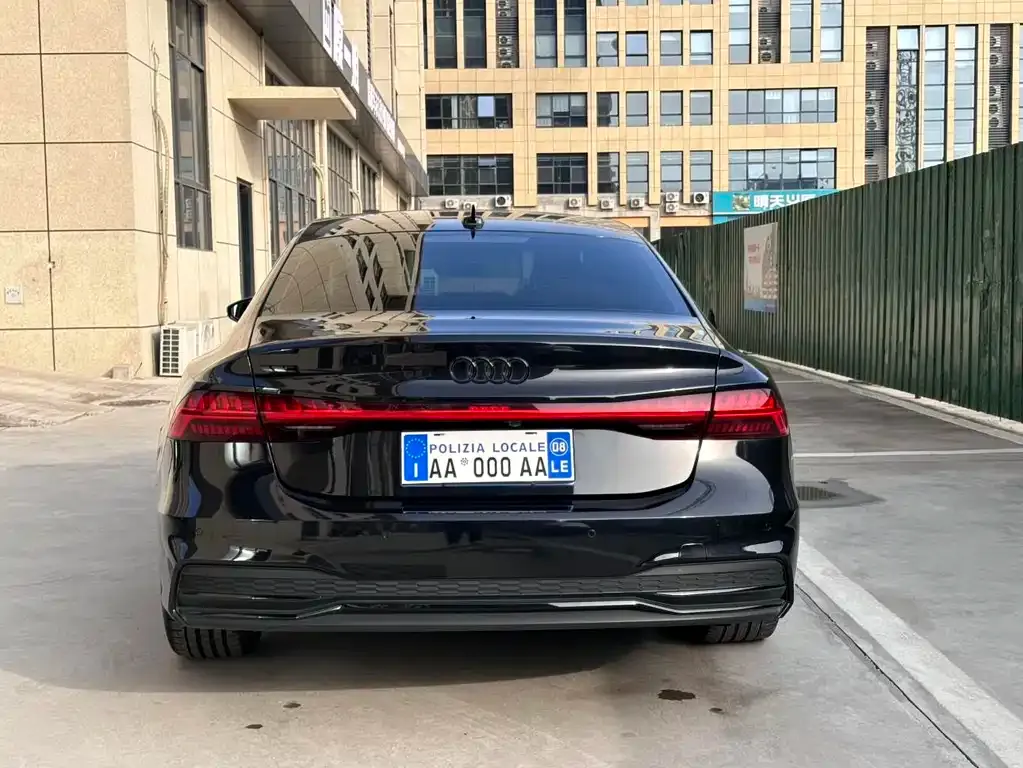 Audi A7L — фото 7
