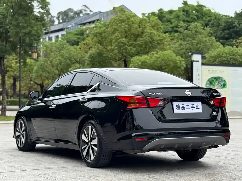 Nissan Teana — фото 2