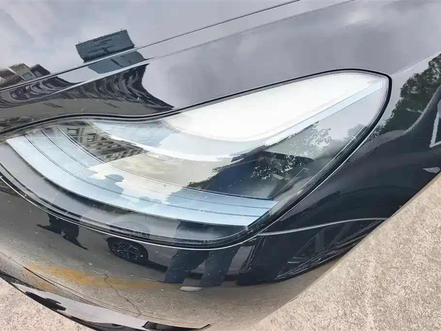Tesla Model 3 — фото 3