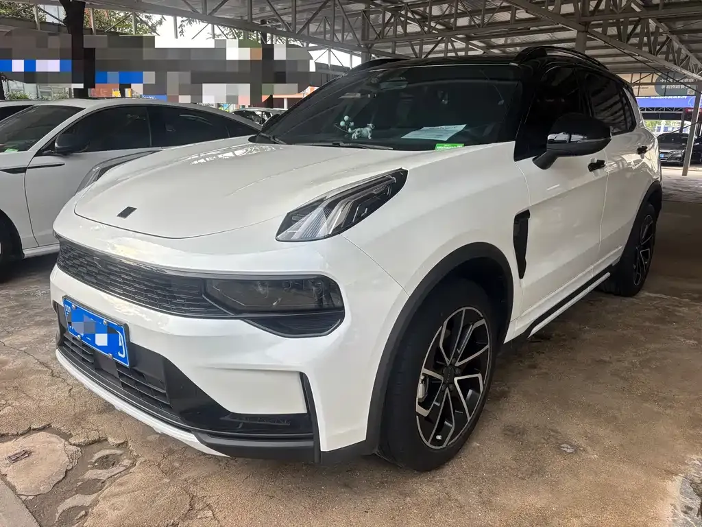 Lynk & Co 01 EM-P