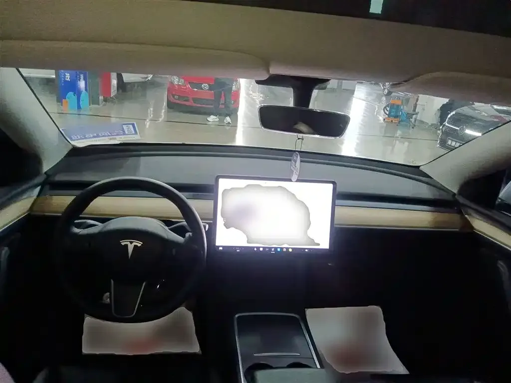 Tesla Model Y — фото 5