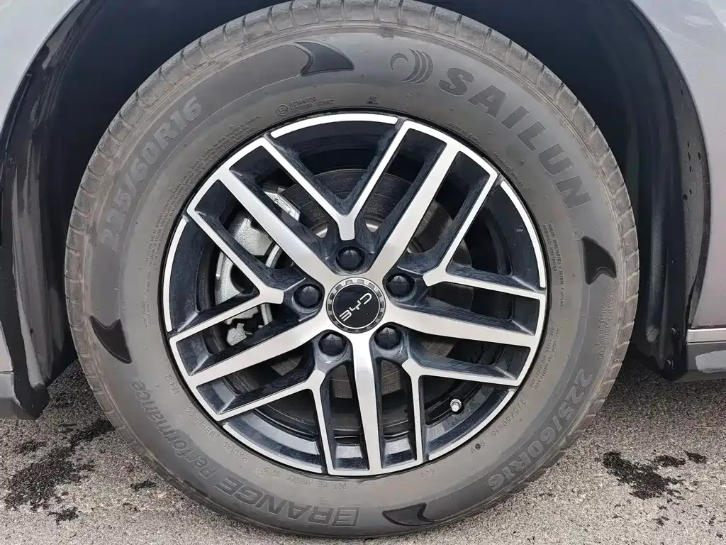 BYD Seal 05 DM-i — фото 8