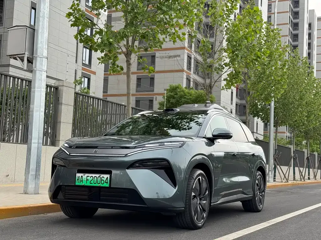 BYD Tang L