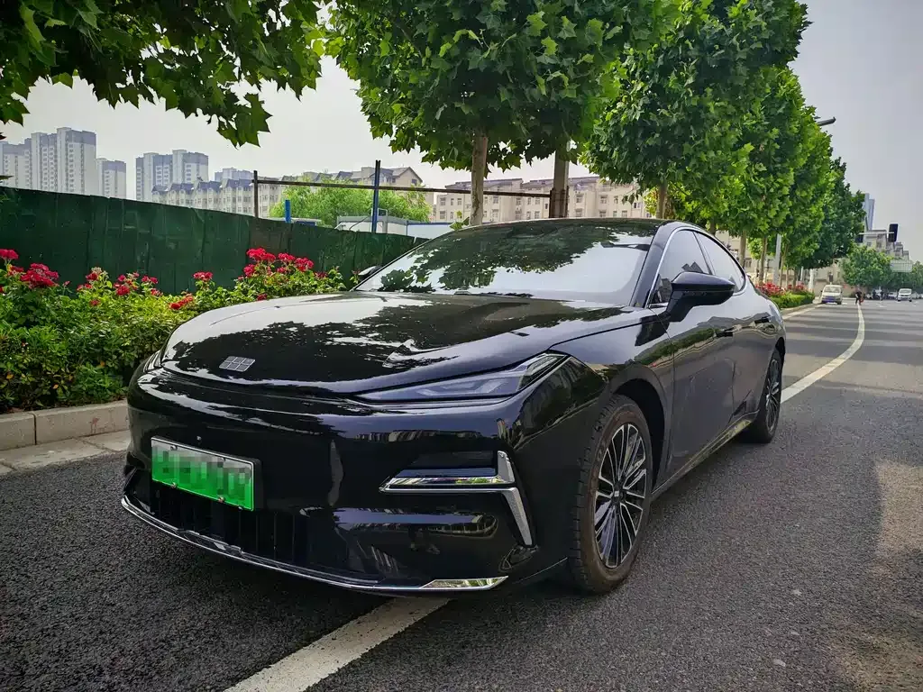 Geely Galaxy Xingyao 8