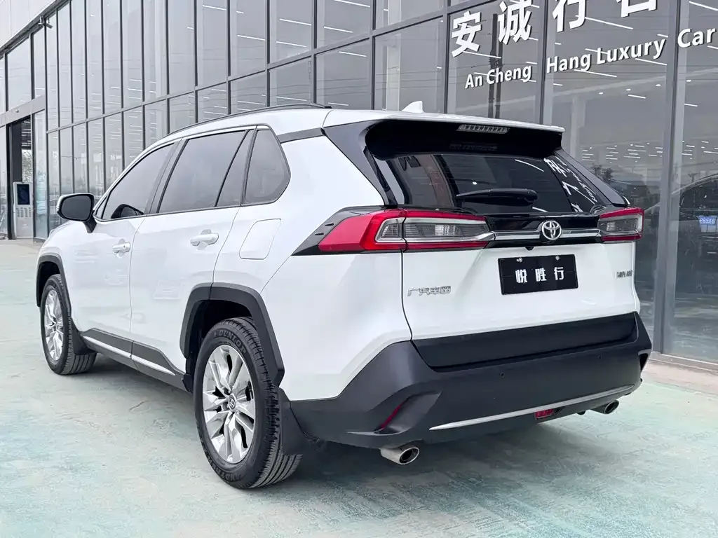 Toyota Wildlander — фото 6