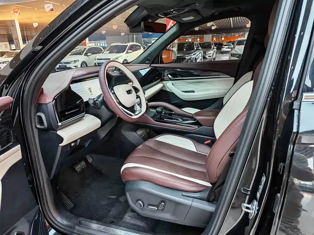 Geely Xingyue L — фото 10