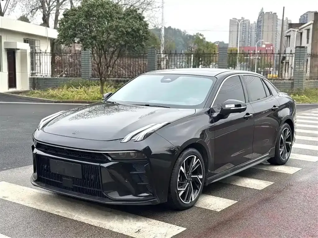 Lynk & Co 03