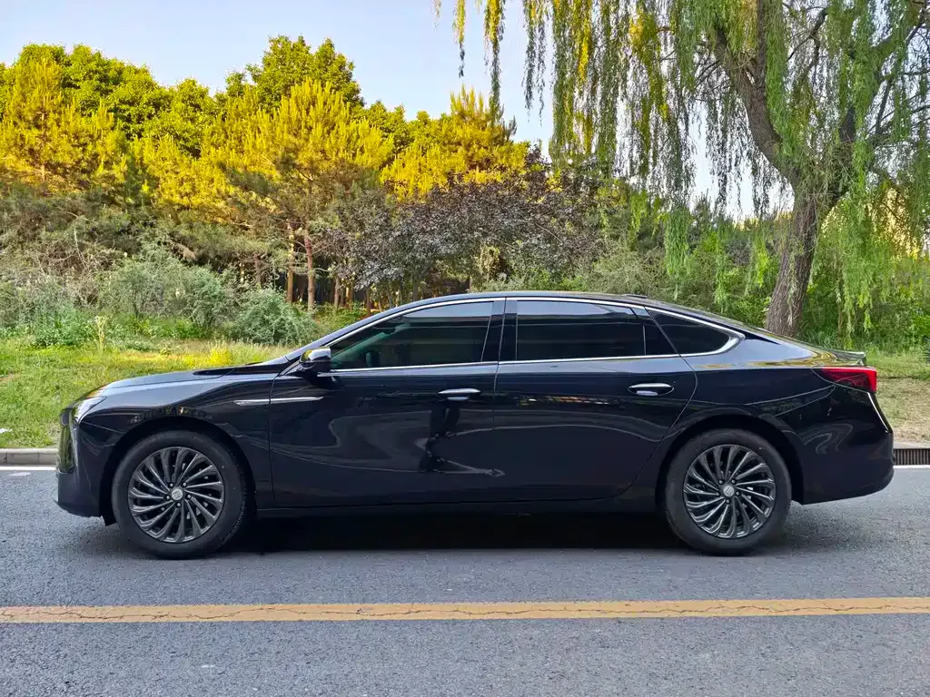 Buick LaCrosse — фото 10